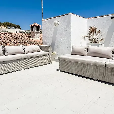 House With Pool And Rooftop Terrace Rems ヴィラ