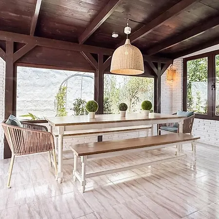 ヴィラ House With Pool And Rooftop Terrace Rems